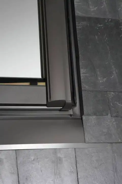 Roto Designo Einzeleindeckrahmen vertiefter Einbau Rx ETL Rx WD 1x1 SDS AL 07/14 Schiefer durchg. Seiten tieferg.-522341 Roto Designo Einzeleindeckrahmen vertiefter Einbau Rx ETL Rx WD 1x1 SDS AL 07/14 Schiefer durchg. Seiten tieferg.-522341